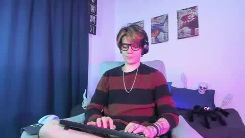 Snapshot of jerrycole_ chatting on October 23, 2:15 am Angelo online show from October 23, 2:15 am