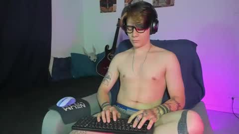 Snapshot of jerrycole_ chatting on September 19, 11:37 pm Angelo online show from September 19, 11:37 pm