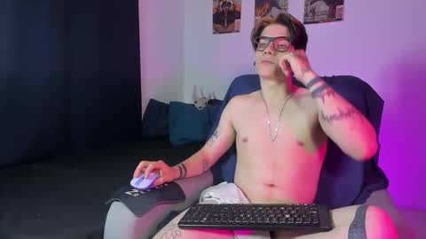 Snapshot of jerrycole_ chatting on September 26, 4:54 am Angelo online show from September 26, 4:54 am