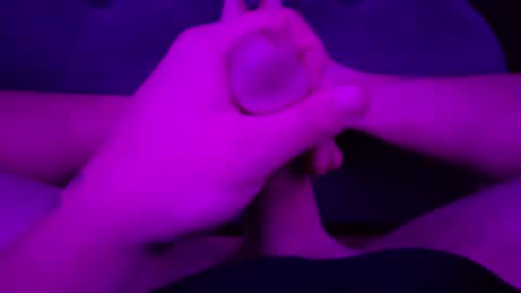 jesseboyy online show from December 14, 9:33 pm