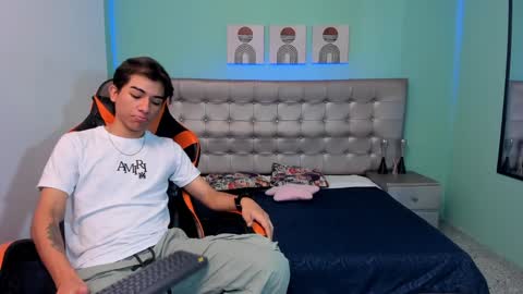 Jessy Mateus online show from December 20, 8:45 pm