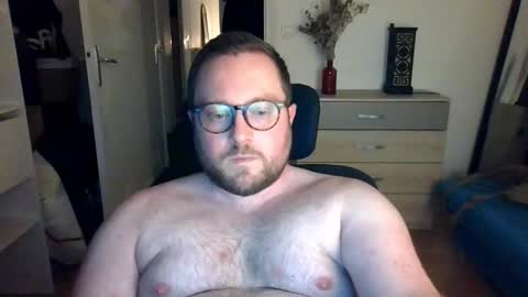 jeuneloup92 online show from January 14, 5:39 pm