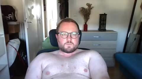 jeuneloup92 online show from September 18, 4:20 pm