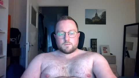 jeuneloup92 online show from January 15, 5:05 pm