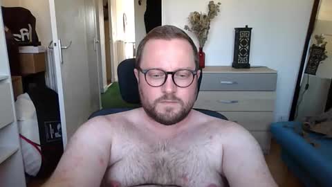 jeuneloup92 online show from October 17, 3:05 pm