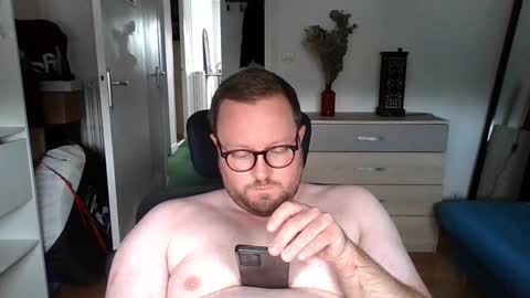 jeuneloup92 online show from September 12, 3:56 pm