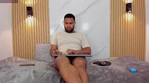 jeus_stanley online show from May 25, 5:13 am