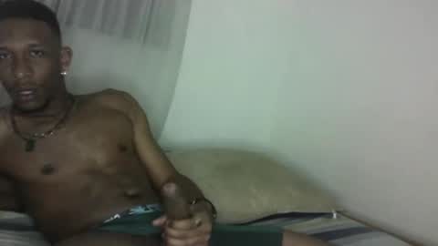 Snapshot of jg1105 chatting on January 5, 8:00 am jg1105 online show from January 5, 8:00 am