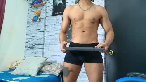 jhay_wheeler777 online show from September 15, 5:09 am