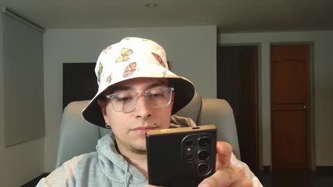 Jhoan Saenz online show from October 16, 5:04 am