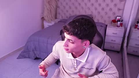 jhoanleandro online show from April 14, 6:02 am