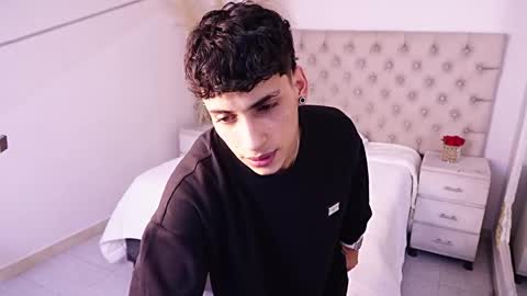 jhoanleandro online show from May 31, 9:38 pm