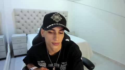 jhoanleandro online show from February 1, 6:12 am