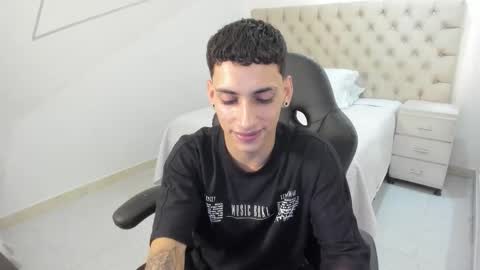 jhoanleandro online show from September 23, 6:35 am