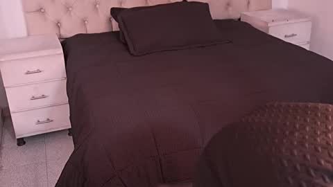 jhoanleandro online show from February 26, 4:58 am