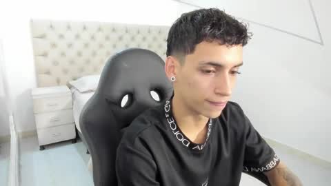 jhoanleandro online show from October 17, 5:33 am