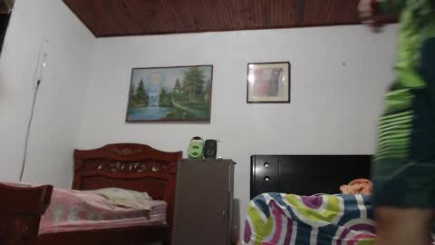 Snapshot of jhon_tommy chatting on February 5, 1:37 am jhon tommy online show from February 5, 1:37 am