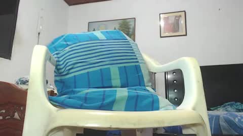 Snapshot of jhon_tommy chatting on January 8, 2:46 am jhon tommy online show from January 8, 2:46 am