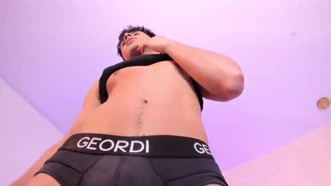 JHONNATHAN online show from November 8, 9:29 pm