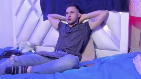 jhonny online show from December 5, 3:15 am