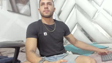 jhonny online show from December 21, 7:35 am