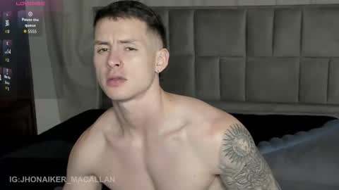 Jhonaiker online show from October 29, 3:31 am