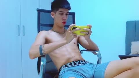 Snapshot of jhony_sex3 chatting on October 24, 7:54 am jhony_sex3 online show from October 24, 7:54 am
