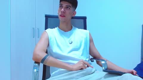 Snapshot of jhony_sex3 chatting on October 28, 4:04 am jhony_sex3 online show from October 28, 4:04 am