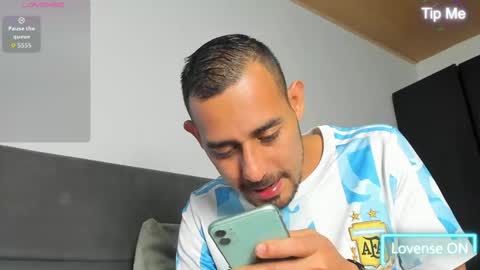 Jhony Alzate online show from June 1, 2:45 am