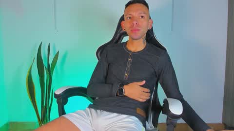 Snapshot of jhors_silv chatting on October 19, 1:54 am Jhors online show from October 19, 1:54 am