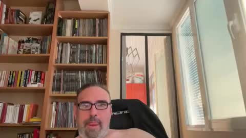 Snapshot of jim_dick chatting on October 18, 4:12 pm Jim Dick online show from October 18, 4:12 pm