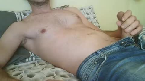 Snapshot of jimboyxxx00 chatting on December 18, 10:40 am jimboyxxx00 online show from December 18, 10:40 am