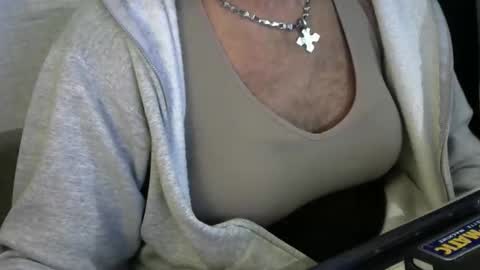 Snapshot of jimismiles chatting on October 23, 11:13 am jimismiles online show from October 23, 11:13 am