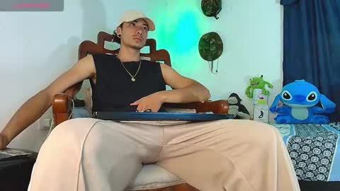 Snapshot of jimm66_ chatting on October 13, 12:49 am Jimm  Independent Model  online show from October 13, 12:49 am
