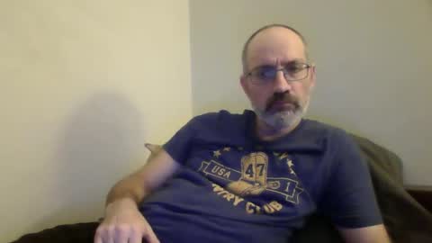 Snapshot of jimmielove2046 chatting on December 25, 2:35 am jimmielove2046 online show from December 25, 2:35 am