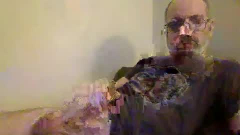 Snapshot of jimmielove2046 chatting on March 1, 6:15 am jimmielove2046 online show from March 1, 6:15 am