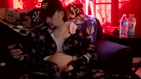 Joc and Nikki online show from December 6, 8:29 pm