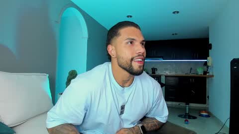 joe_esthetic online show from January 28, 12:36 am