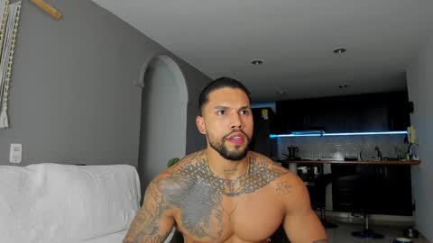 joe_esthetic online show from January 30, 12:18 am