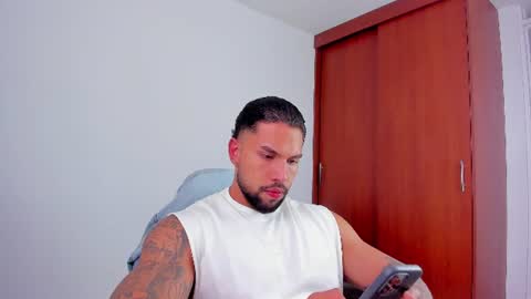 joe_esthetic online show from June 8, 8:32 pm