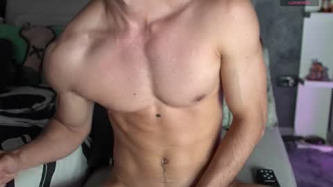 joe_steel1 online show from April 18, 1:07 am