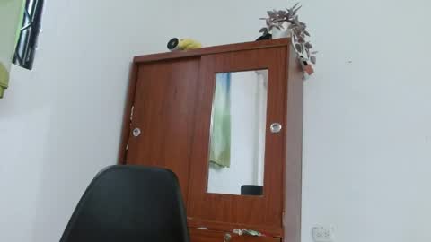 johan online show from May 31, 6:42 pm