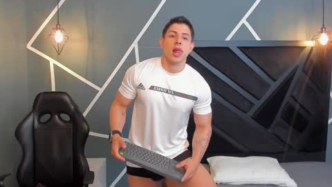 Johan Williams online show from January 1, 10:35 pm