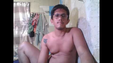 john19881995 online show from May 29, 12:26 pm