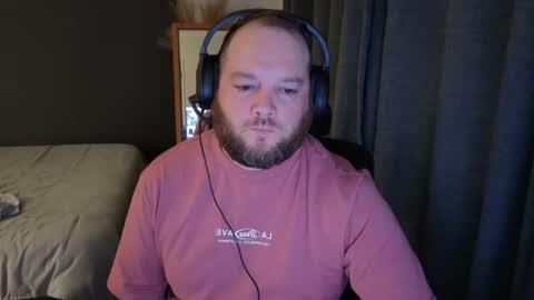 john_bear1 online show from May 8, 8:48 am