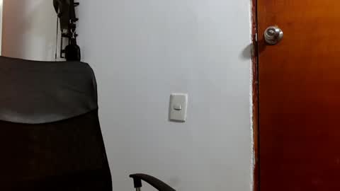 Snapshot of john_ssnow29 chatting on December 16, 9:20 pm john_ssnow29 online show from December 16, 9:20 pm