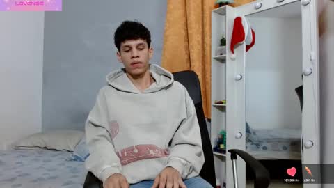 Snapshot of john_ssnow29 chatting on February 24, 9:20 pm john_ssnow29 online show from February 24, 9:20 pm