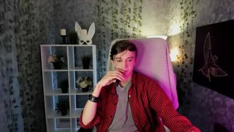 Snapshot of john_weasley chatting on October 30, 8:27 am John online show from October 30, 8:27 am