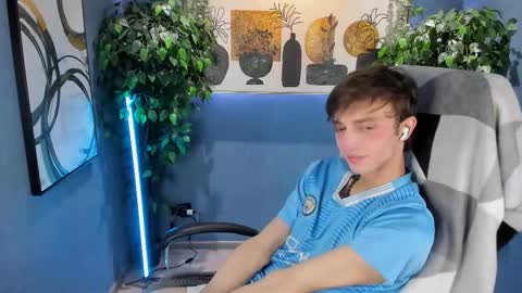 Snapshot of john_weasley chatting on September 25, 4:28 pm John online show from September 25, 4:28 pm