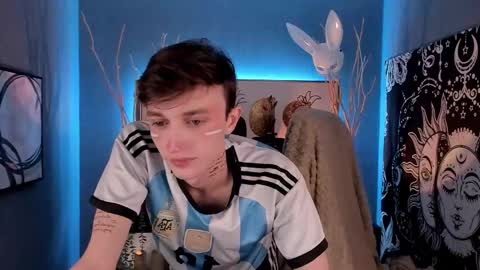 Snapshot of john_weasley chatting on February 18, 8:58 pm John online show from February 18, 8:58 pm